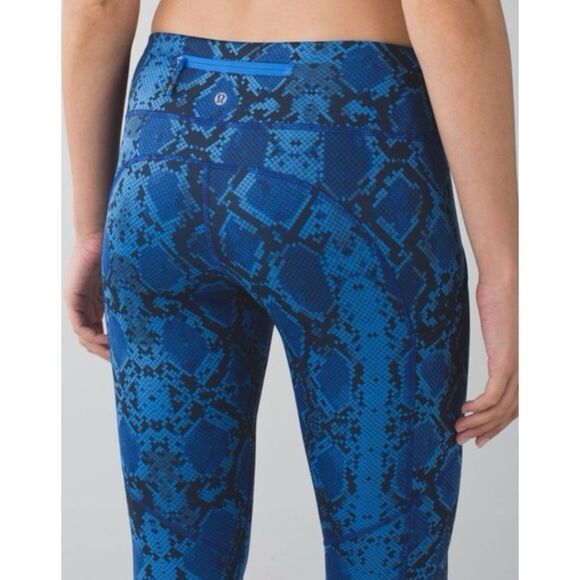 Lululemon Speed Tight IV Full-On Luxtreme
Mini Ziggy Snake Pipe Dream Blue Sz 6 - Picture 5 of 8